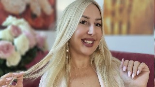 MariaRichi livejasmin
