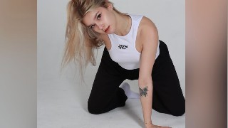 BattyMelody livejasmin