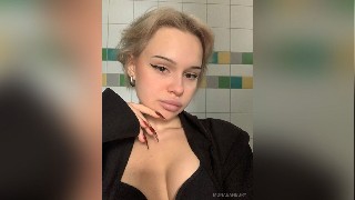 MonaBanbury livejasmin