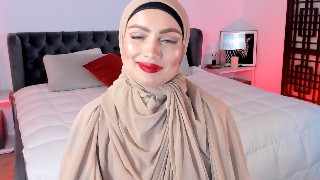 Beautiful Arab Camgirl LuciaLyone