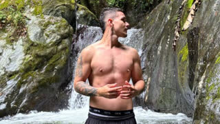 JonnyLorenz livejasmin