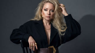 CharlotteKerti livejasmin