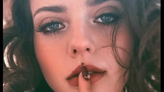 LittleLolah livejasmin