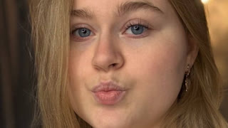 MonaHosks livejasmin