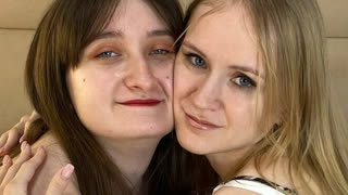 RozellaAndEve livejasmin